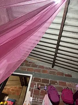 lunasexyhot18 online show from November 4, 2025, 5:23 pm