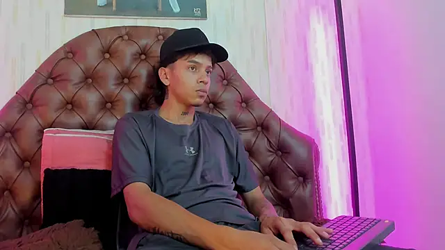 noah blake0 online show from October 1, 2025, 2:28 am