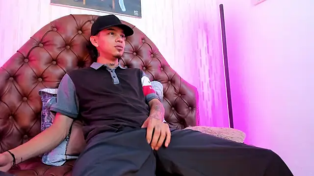 noah blake0 online show from October 24, 2025, 2:08 am