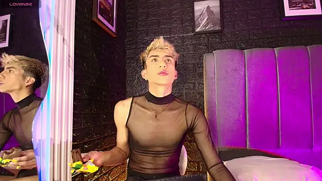 Erick Velveth online show from November 2, 2025, 9:39 pm