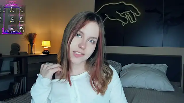 Snapshot of MaliaBourraine chatting on October 11, 2025, 9:19 am MaliaBourraine online show from October 11, 2025, 9:19 am