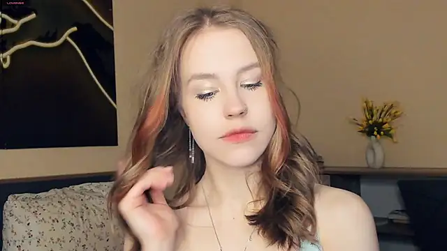 MaliaBourraine online show from March 25, 2026, 7:14 am