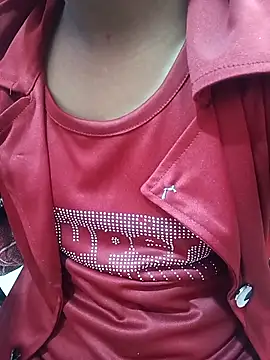 Snapshot of pari_rani7 chatting on November 16, 2025, 4:07 am pari rani7 online show from November 16, 2025, 4:07 am