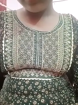 Snapshot of pari_rani7 chatting on November 21, 2025, 5:28 am pari rani7 online show from November 21, 2025, 5:28 am