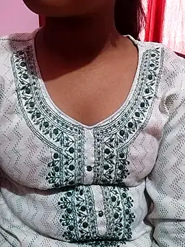 Snapshot of pari_rani7 chatting on November 23, 2025, 3:39 am pari rani7 online show from November 23, 2025, 3:39 am