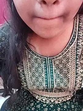 Snapshot of pari_rani7 chatting on November 27, 2025, 4:14 am pari rani7 online show from November 27, 2025, 4:14 am