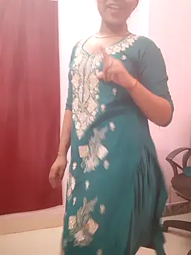 Snapshot of pari_rani7 chatting on February 21, 2026, 4:24 am pari rani7 online show from February 21, 2026, 4:24 am