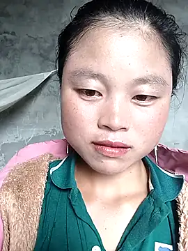 clara-cute online show from October 1, 2025, 5:02 am