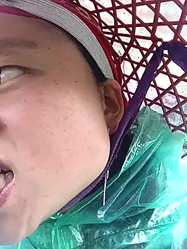 clara-cute online show from October 7, 2025, 1:25 am