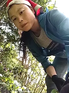 clara-cute online show from October 10, 2025, 2:10 am