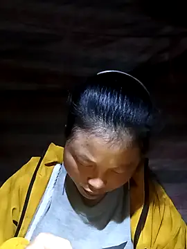 clara-cute online show from October 10, 2025, 9:25 pm