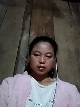 clara-cute online show from October 12, 2025, 9:58 pm