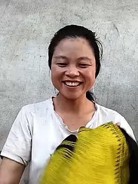 clara-cute online show from October 13, 2025, 10:04 am