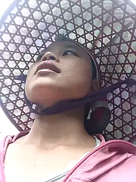 clara-cute online show from October 14, 2025, 2:01 am