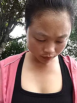 clara-cute online show from October 16, 2025, 7:09 am