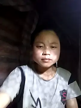 clara-cute online show from October 17, 2025, 12:41 pm