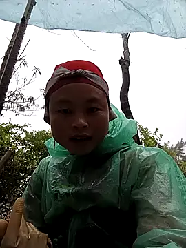 clara-cute online show from November 3, 2025, 12:24 am