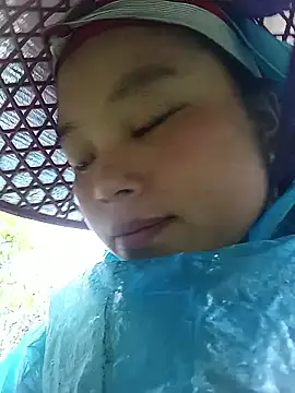 clara-cute online show from November 8, 2025, 12:22 am