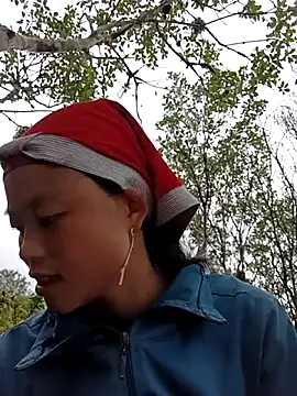 clara-cute online show from November 10, 2025, 12:20 am