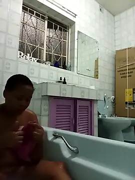 BubblyBeautiful online show from November 2, 2025, 9:28 pm