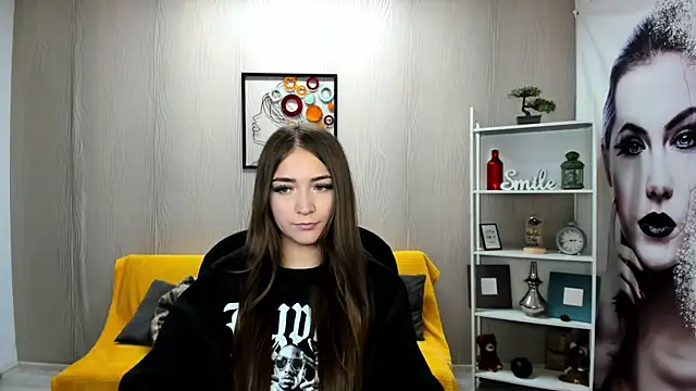 Snapshot of EllaClarke chatting on October 22, 2025, 11:43 am EllaClarke online show from October 22, 2025, 11:43 am