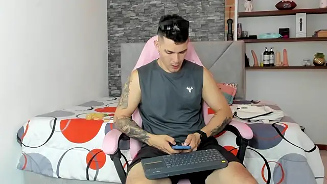 BooyHott  online show from January 9, 2026, 7:15 pm