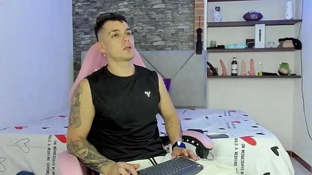 BooyHott  online show from January 10, 2026, 7:15 pm