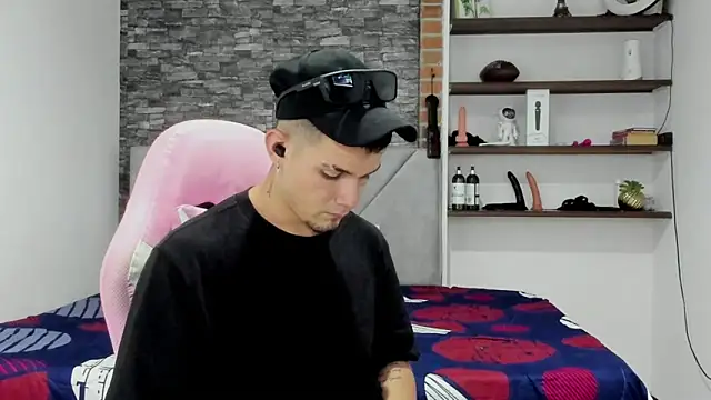 BooyHott  online show from February 26, 2026, 7:24 pm