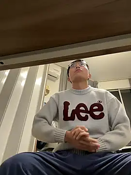 Snapshot of leeyoung_ chatting on November 17, 2025, 2:23 pm leeyoung online show from November 17, 2025, 2:23 pm