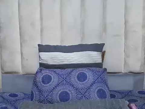 SexyBear012 online show from September 28, 2025, 7:30 pm