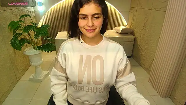 dany r  online show from October 3, 2025, 1:19 pm