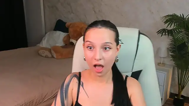 StarlitFairy online show from September 23, 2025, 5:27 pm