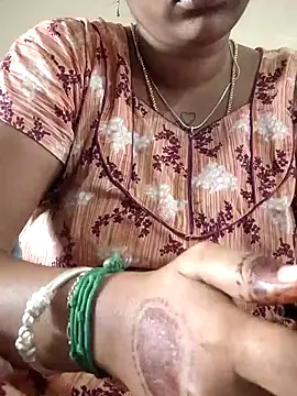 sweetqueen143 online show from November 4, 2025, 3:27 am