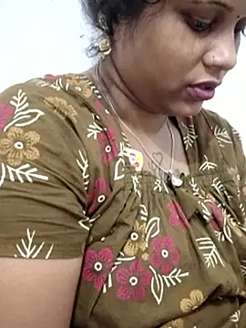 sweetqueen143 online show from February 23, 2026, 7:11 pm