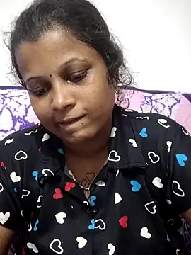 sweetqueen143 online show from May 3, 2026, 3:40 pm