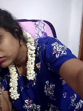 sweetqueen143 online show from May 6, 2026, 6:02 pm