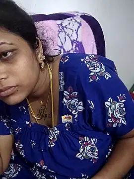 sweetqueen143 online show from May 7, 2026, 6:08 am