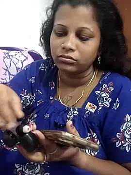 sweetqueen143 online show from May 23, 2026, 5:01 am