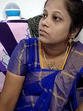 sweetqueen143 online show from May 27, 2026, 6:43 am