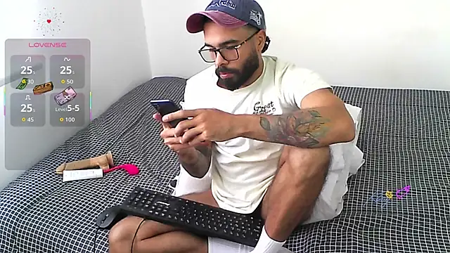 htrebor87 online show from April 5, 2026, 9:23 pm