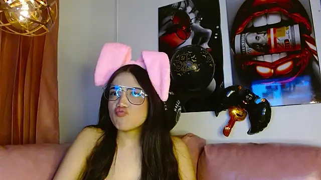 ladymooncs online show from October 12, 2025, 3:38 am