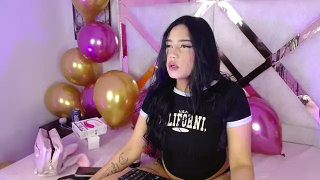 ladymooncs online show from January 13, 2026, 4:40 am