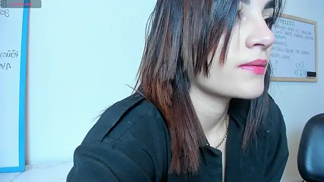 Snapshot of Maddy_Rouse1 chatting on October 2, 2025, 3:24 am Maddy Rouse1 online show from October 2, 2025, 3:24 am