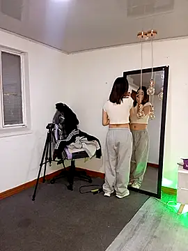 Snapshot of Maddy_Rouse1 chatting on October 13, 2025, 3:50 am Maddy Rouse1 online show from October 13, 2025, 3:50 am