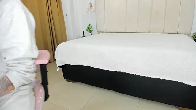 Snapshot of Maddy_Rouse1 chatting on October 30, 2025, 3:30 am Maddy Rouse1 online show from October 30, 2025, 3:30 am