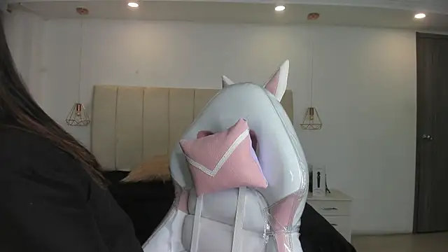 Snapshot of Maddy_Rouse1 chatting on November 8, 2025, 3:50 am Maddy Rouse1 online show from November 8, 2025, 3:50 am