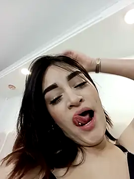 Snapshot of Maddy_Rouse1 chatting on November 10, 2025, 3:49 am Maddy Rouse1 online show from November 10, 2025, 3:49 am