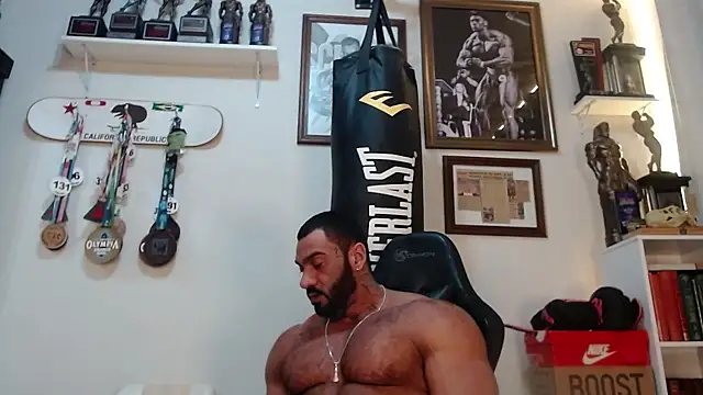 henryhadesflirt online show from April 8, 2026, 10:43 pm