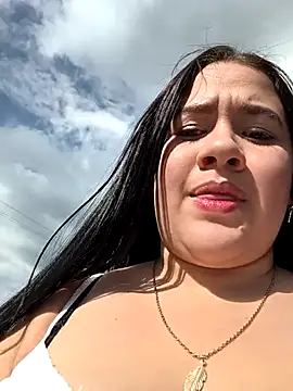 Snapshot of Cloe_27 chatting on September 29, 2025, 8:35 pm Cloe 27 online show from September 29, 2025, 8:35 pm