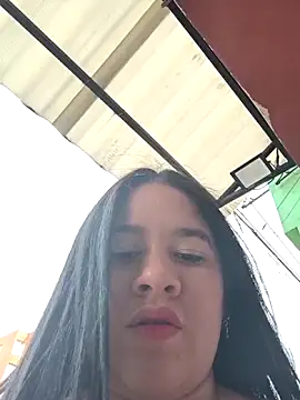 Snapshot of Cloe_27 chatting on October 6, 2025, 8:17 pm Cloe 27 online show from October 6, 2025, 8:17 pm